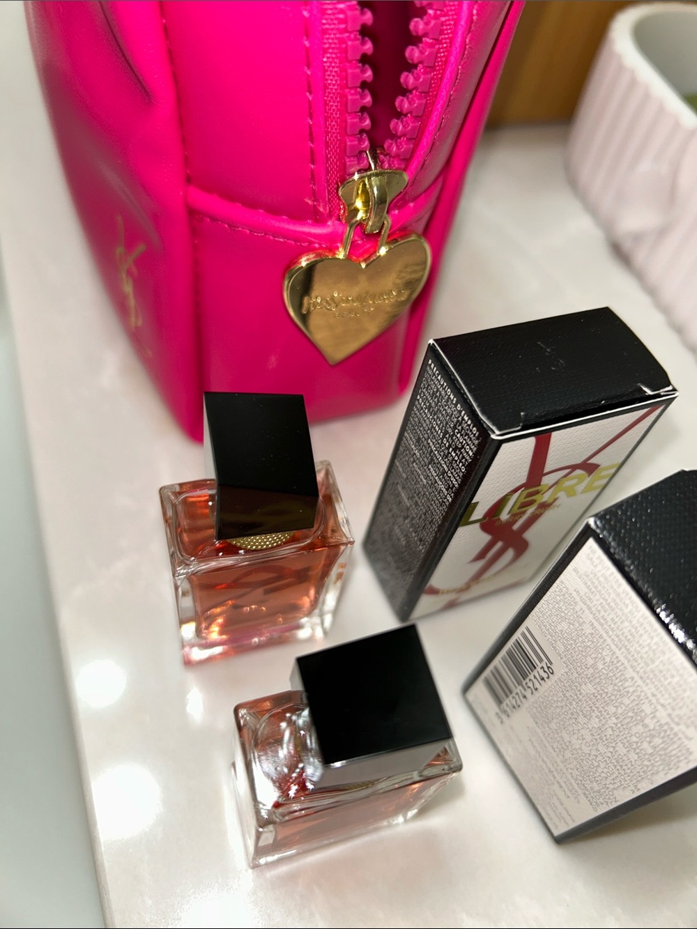 YSL Beauty Bag with Libre Berry Crush Set - Picture 6 of 8
